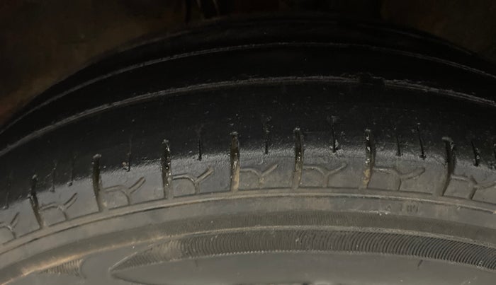 2019 Maruti Alto VXI, Petrol, Manual, 73,400 km, Left Front Tyre Tread