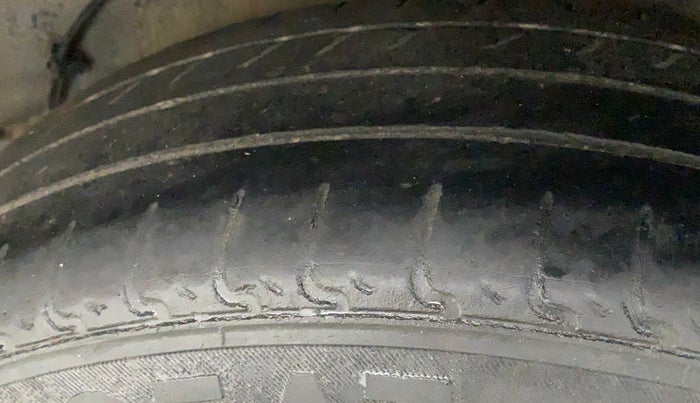 2019 Maruti Celerio VXI (O) CNG, CNG, Manual, 1,12,665 km, Left Rear Tyre Tread