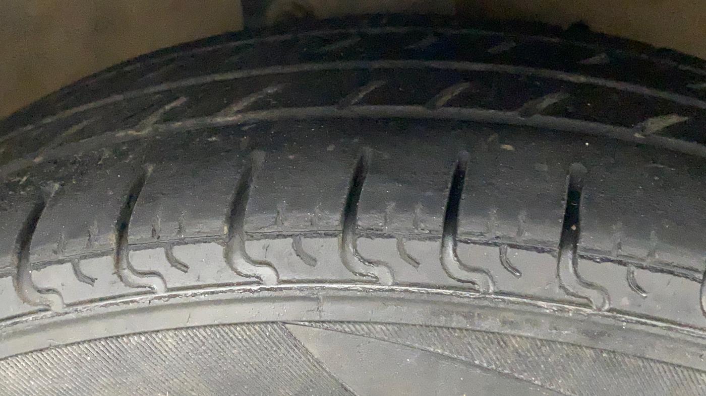 2019 Maruti Celerio VXI (O) CNG, CNG, Manual, 1,12,665 km, Right Front Tyre Tread