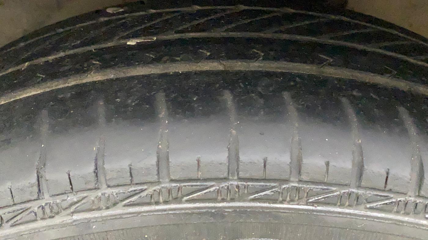 2019 Maruti Celerio VXI (O) CNG, CNG, Manual, 1,12,665 km, Left Front Tyre Tread