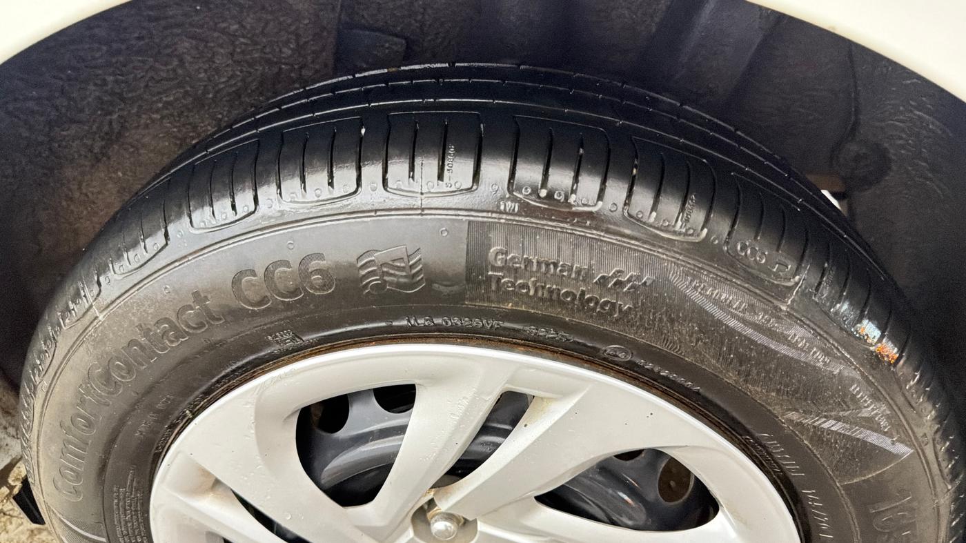 2021 Hyundai AURA S 1.2 CNG, CNG, Manual, 56,003 km, Left Rear Tyre Tread