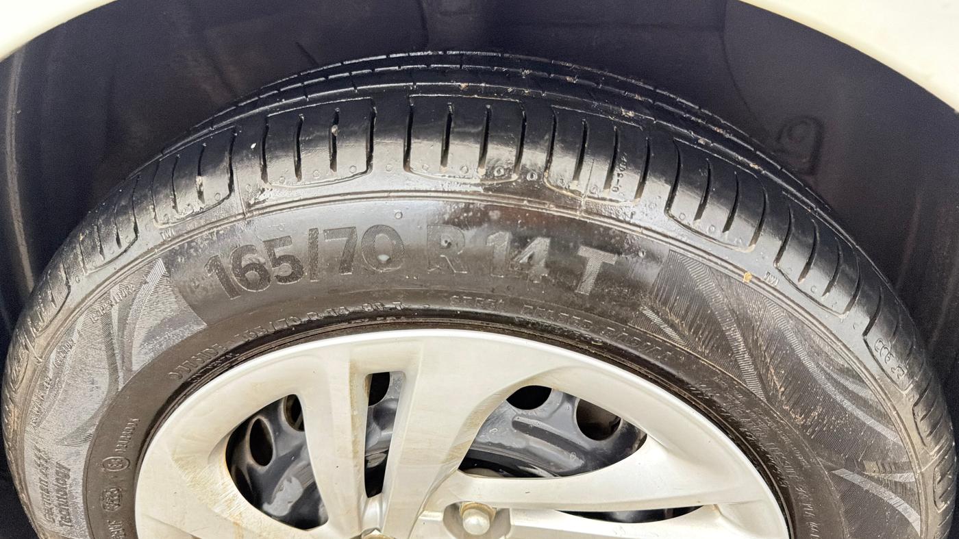2021 Hyundai AURA S 1.2 CNG, CNG, Manual, 56,003 km, Right Front Tyre Tread