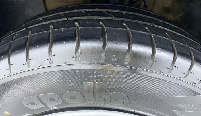 2014 Hyundai Elite i20 SPORTZ 1.2, Petrol, Manual, 62,262 km, Left Front Tyre Tread