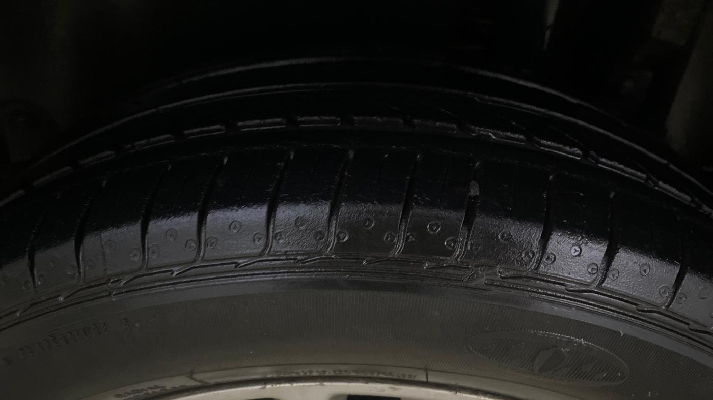 2014 Maruti Swift ZXI, Petrol, Manual, 76,106 km, Left Rear Tyre Tread