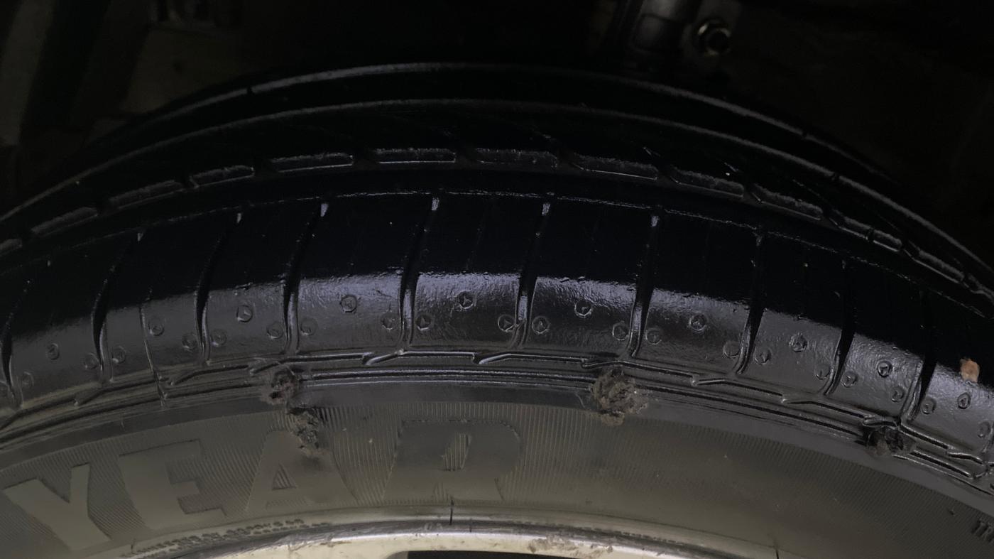 2014 Maruti Swift ZXI, Petrol, Manual, 76,106 km, Left Front Tyre Tread