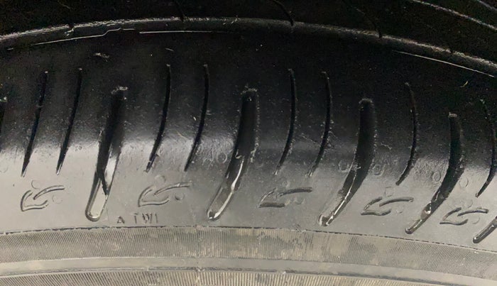 2020 Mahindra MARAZZO M2 8 STR, Diesel, Manual, 74,713 km, Right Front Tyre Tread