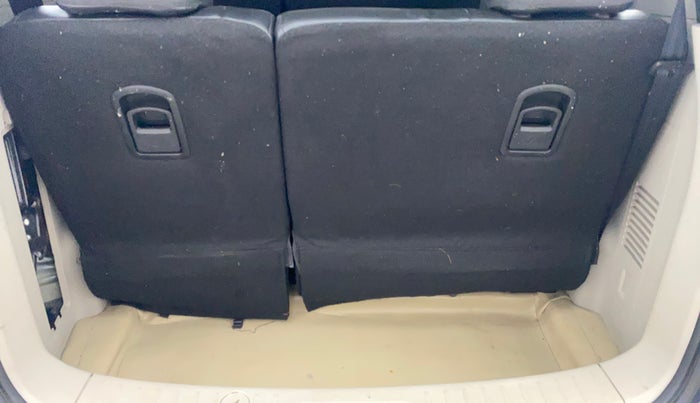 2020 Mahindra MARAZZO M2 8 STR, Diesel, Manual, 74,713 km, Boot Inside