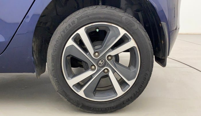 2022 Tata ALTROZ XZA PLUS, Petrol, Automatic, 20,955 km, Left Rear Wheel