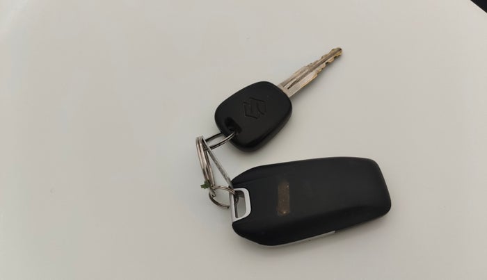 2014 Maruti Alto 800 LXI, CNG, Manual, 63,944 km, Key Close Up