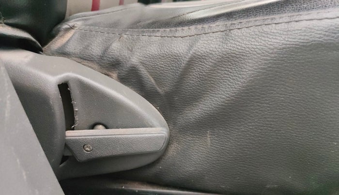 2014 Maruti Alto 800 LXI, CNG, Manual, 63,944 km, Driver Side Adjustment Panel