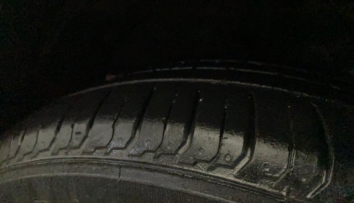 2016 Maruti Baleno ZETA PETROL 1.2, Petrol, Manual, 77,113 km, Left Front Tyre Tread