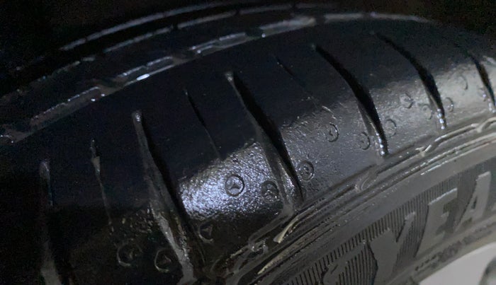 2016 Maruti Baleno ZETA PETROL 1.2, Petrol, Manual, 77,113 km, Right Rear Tyre Tread