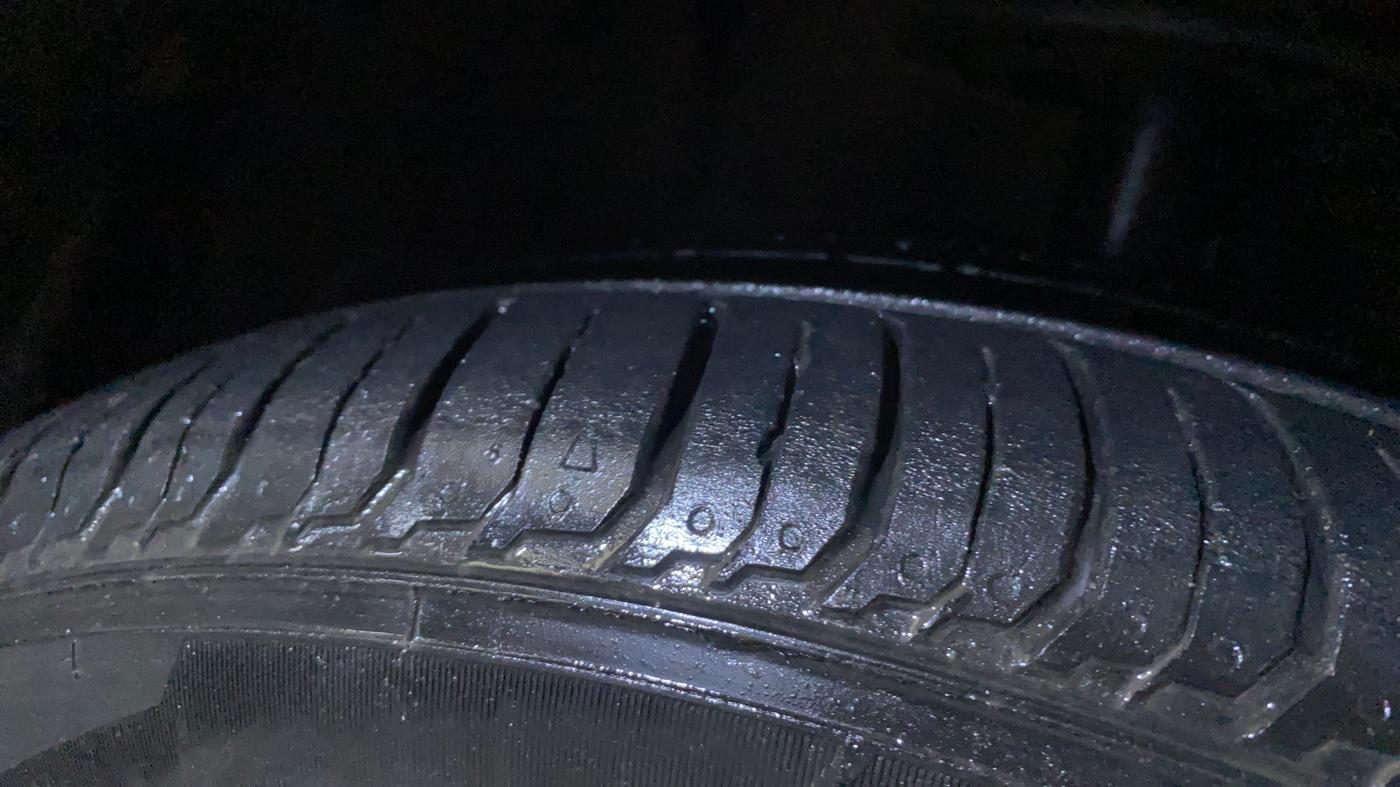 2016 Maruti Baleno ZETA PETROL 1.2, Petrol, Manual, 77,113 km, Right Front Tyre Tread