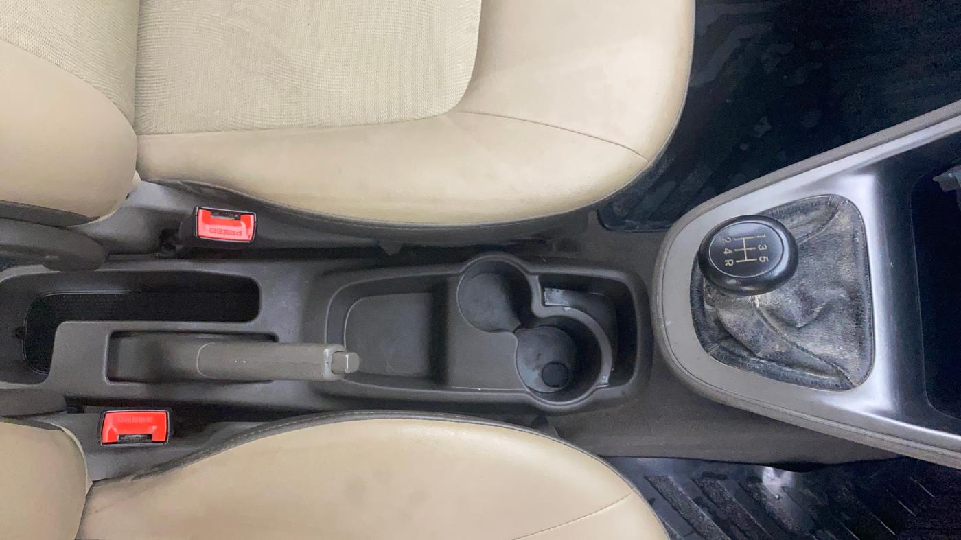 2016 Hyundai i10 MAGNA 1.1, CNG, Manual, 91,361 km, Gear Lever