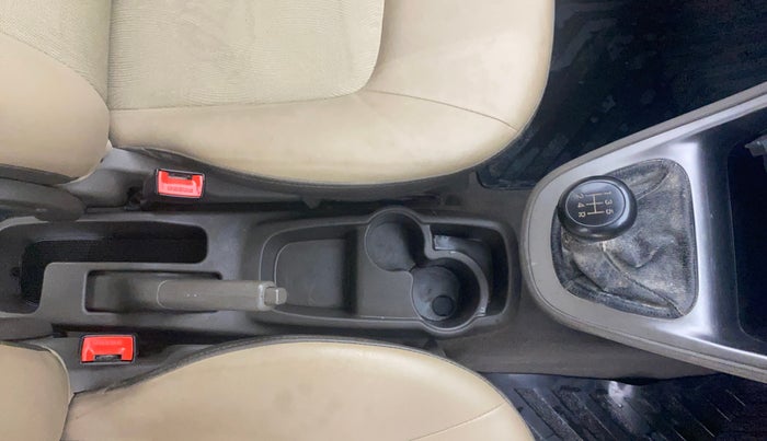 2016 Hyundai i10 MAGNA 1.1, CNG, Manual, 91,634 km, Gear Lever