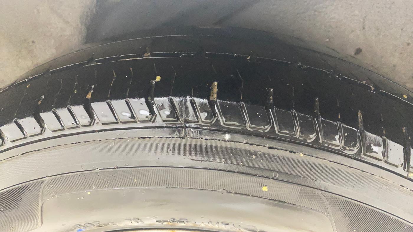 2016 Hyundai i10 MAGNA 1.1, CNG, Manual, 91,361 km, Left Rear Tyre Tread