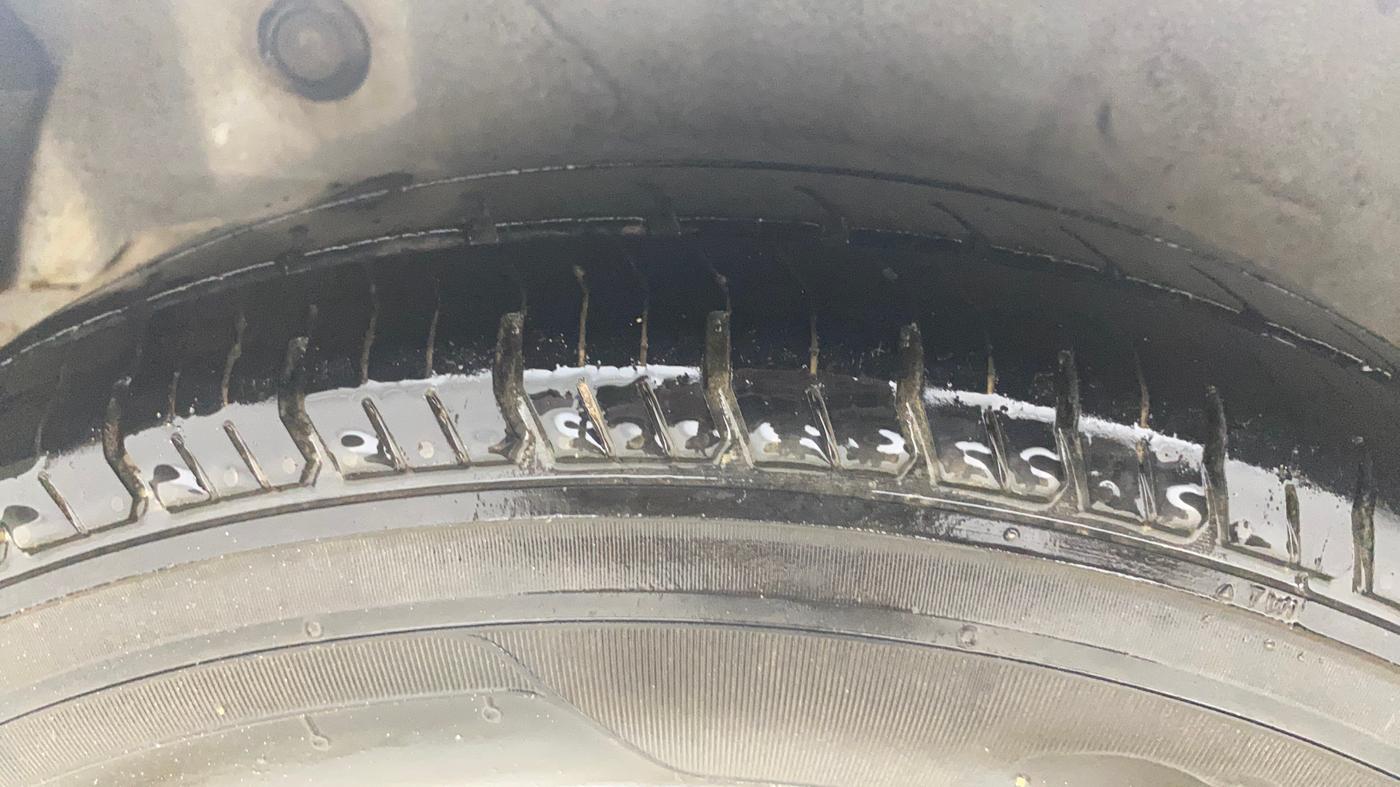2016 Hyundai i10 MAGNA 1.1, CNG, Manual, 91,361 km, Right Rear Tyre Tread