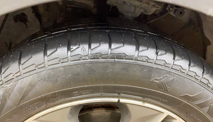 2016 Hyundai Creta SX PLUS AT 1.6 PETROL, Petrol, Automatic, 1,01,744 km, Left Front Tyre Tread