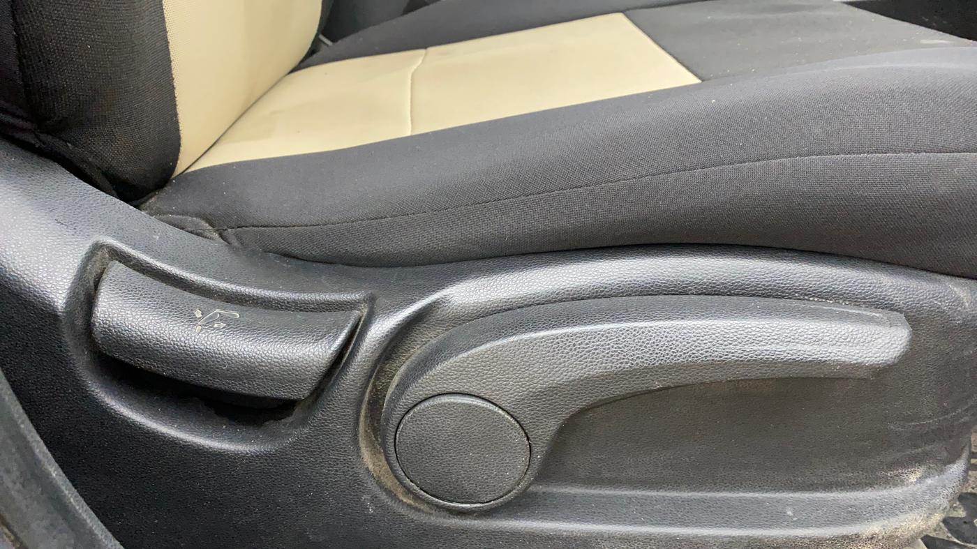 2016 Hyundai Creta SX PLUS AT 1.6 PETROL, Petrol, Automatic, 1,01,829 km, Driver Side Adjustment Panel