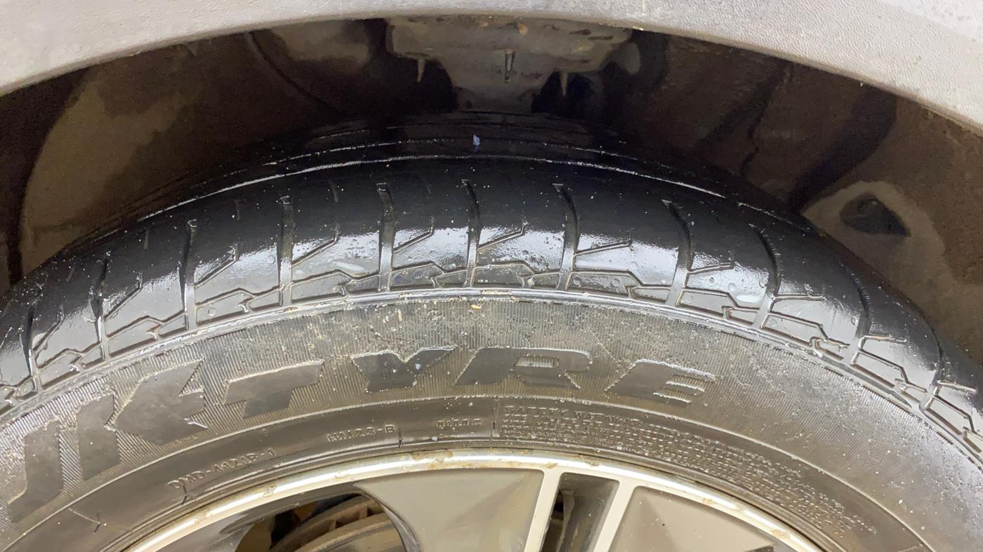 2016 Hyundai Creta SX PLUS AT 1.6 PETROL, Petrol, Automatic, 1,01,829 km, Right Front Tyre Tread
