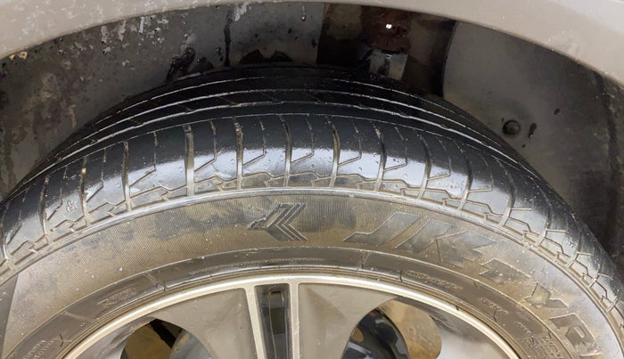 2016 Hyundai Creta SX PLUS AT 1.6 PETROL, Petrol, Automatic, 1,01,744 km, Left Rear Tyre Tread