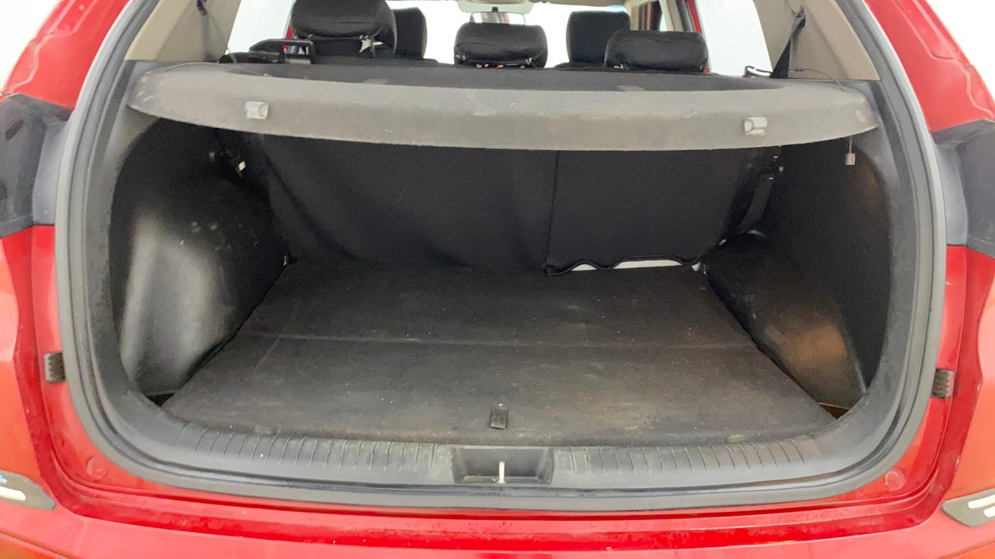 2016 Hyundai Creta SX PLUS AT 1.6 PETROL, Petrol, Automatic, 1,01,829 km, Boot Inside
