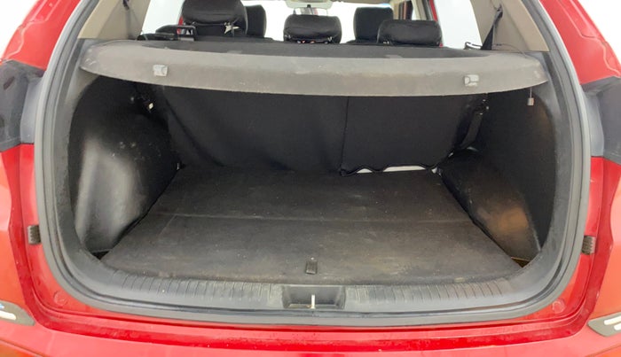 2016 Hyundai Creta SX PLUS AT 1.6 PETROL, Petrol, Automatic, 1,01,744 km, Boot Inside