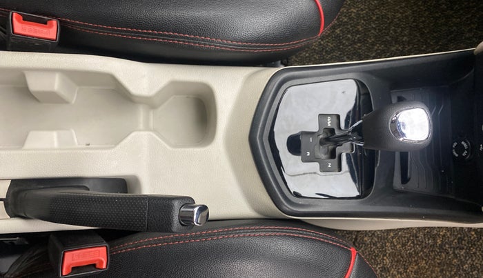 2023 Mahindra XUV300 W6 1.5 DIESEL AMT, Diesel, Automatic, 24,240 km, Gear Lever