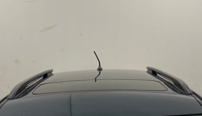 2023 Mahindra XUV300 W6 1.5 DIESEL AMT, Diesel, Automatic, 24,240 km, Moonroof/ Sunroof