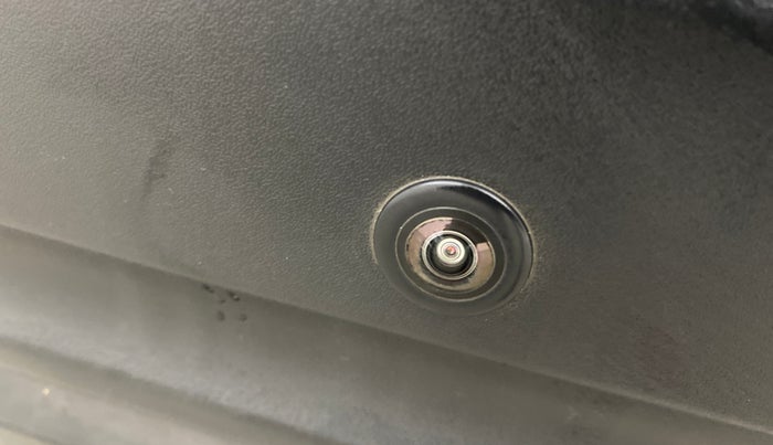 2023 Mahindra XUV300 W6 1.5 DIESEL AMT, Diesel, Automatic, 24,240 km, Parking Camera