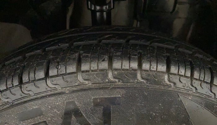 2018 Renault Kwid RXT 1.0, Petrol, Manual, 28,351 km, Right Front Tyre Tread