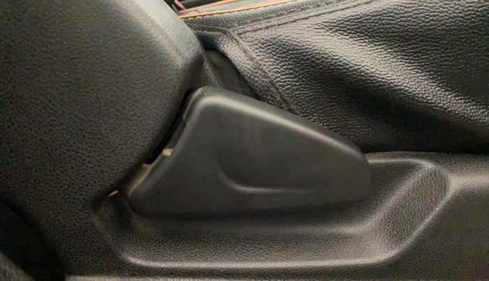 2018 Renault Kwid RXT 1.0, Petrol, Manual, 28,351 km, Driver Side Adjustment Panel