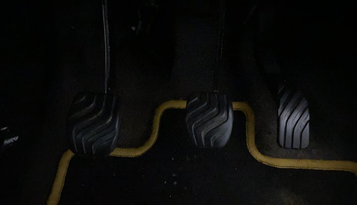 2018 Renault Kwid RXT 1.0, Petrol, Manual, 28,351 km, Pedals