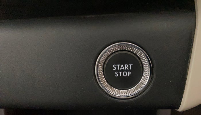 2021 Renault TRIBER RXZ, Petrol, Manual, 40,432 km, Keyless Start/ Stop Button