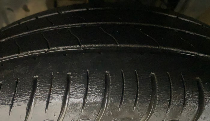 2021 Renault TRIBER RXZ, Petrol, Manual, 40,432 km, Left Front Tyre Tread