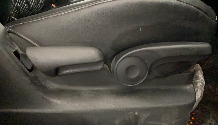 2020 Maruti Vitara Brezza ZXI, Petrol, Manual, 48,013 km, Driver Side Adjustment Panel