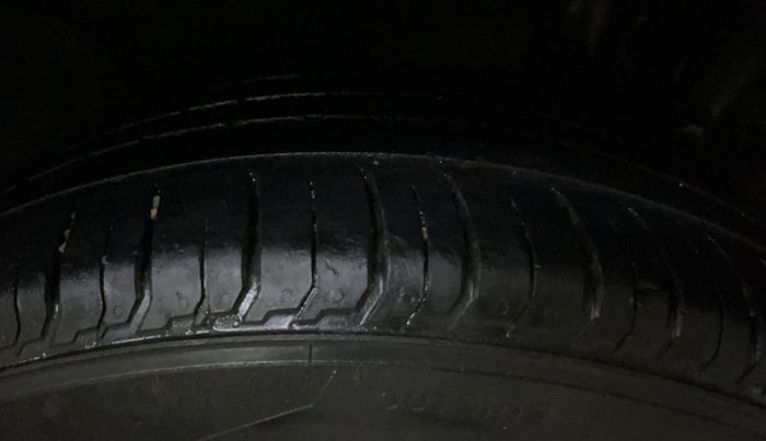 2023 Hyundai NEW I20 SPORTZ 1.2 MT, Petrol, Manual, 33,896 km, Left Rear Tyre Tread