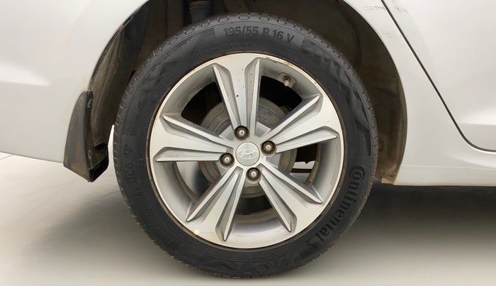 2017 Hyundai Verna 1.6 CRDI SX, Diesel, Manual, 79,501 km, Right Rear Wheel