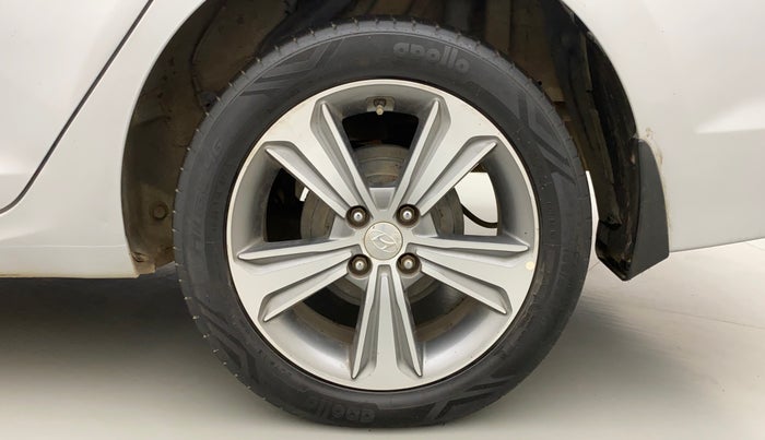 2017 Hyundai Verna 1.6 CRDI SX, Diesel, Manual, 79,501 km, Left Rear Wheel