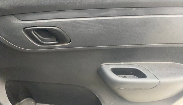 2016 Renault Kwid RXT 0.8, Petrol, Manual, 53,382 km, Driver Side Door Panels Control