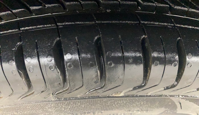 2016 Renault Kwid RXT 0.8, Petrol, Manual, 53,382 km, Left Front Tyre Tread