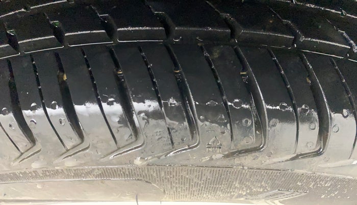 2016 Renault Kwid RXT 0.8, Petrol, Manual, 53,382 km, Left Rear Tyre Tread