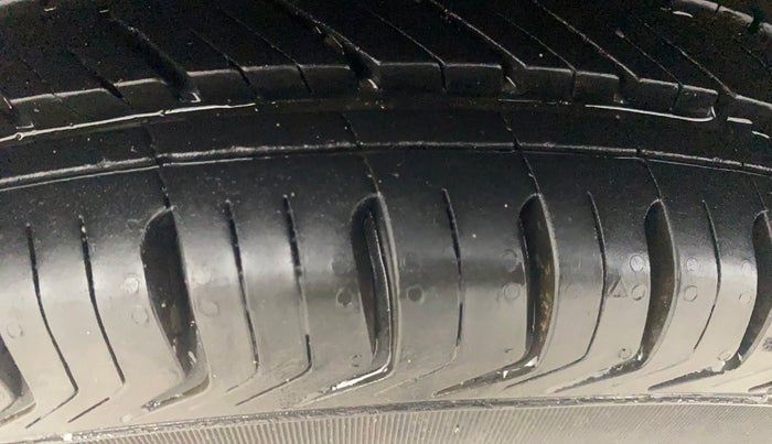 2016 Renault Kwid RXT 0.8, Petrol, Manual, 53,382 km, Right Rear Tyre Tread