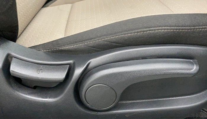 2016 Hyundai Elite i20 ASTA 1.2 (O), Petrol, Manual, 34,230 km, Driver Side Adjustment Panel