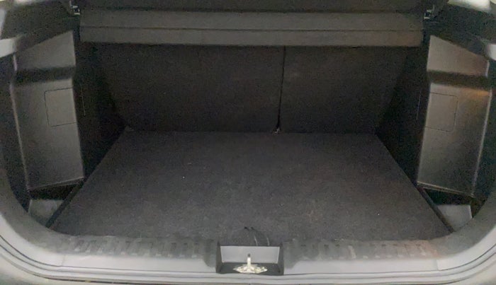 2022 Maruti BREZZA ZXI SMART HYBRID , Petrol, Manual, 5,384 km, Boot Inside