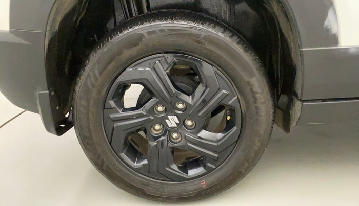 2022 Maruti BREZZA ZXI SMART HYBRID , Petrol, Manual, 5,384 km, Right Rear Wheel