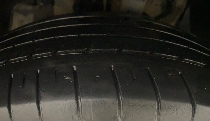 2023 Tata NEXON XMA SUNROOF PETROL, Petrol, Automatic, 40,612 km, Left Front Tyre Tread