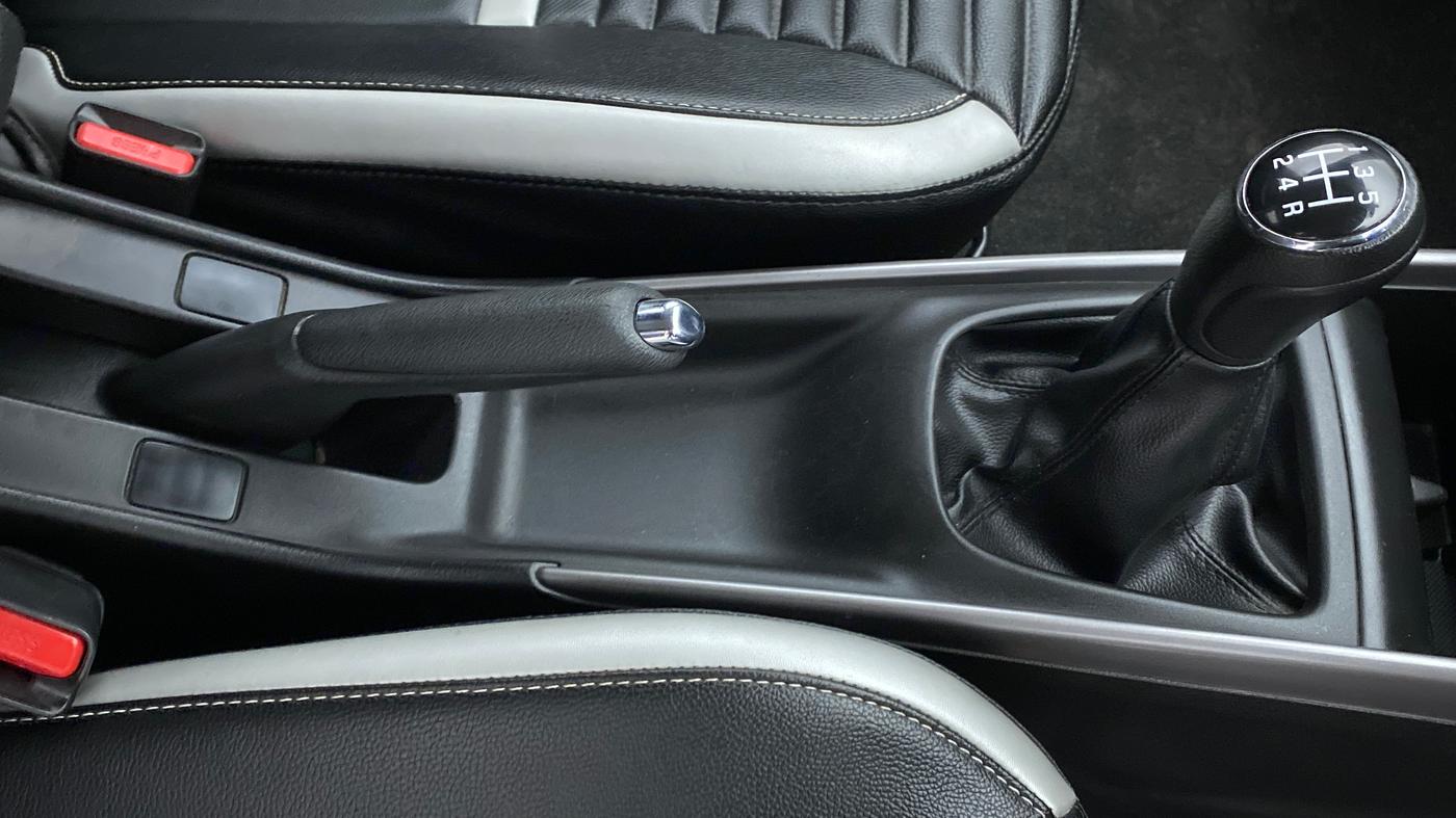 2021 Maruti Baleno ZETA PETROL 1.2, Petrol, Manual, 20,733 km, Gear Lever