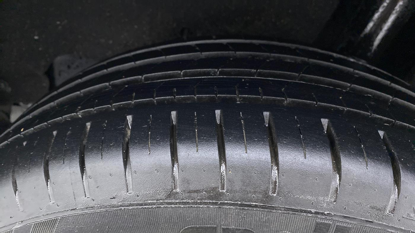 2021 Maruti Baleno ZETA PETROL 1.2, Petrol, Manual, 20,733 km, Left Rear Tyre Tread