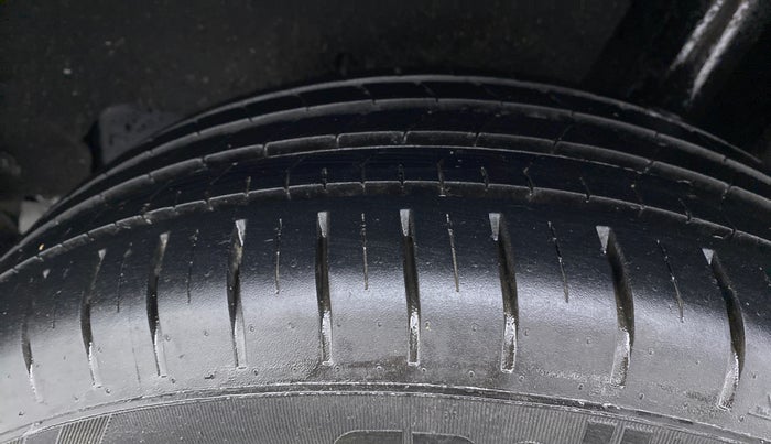 2021 Maruti Baleno ZETA PETROL 1.2, Petrol, Manual, 20,733 km, Left Rear Tyre Tread